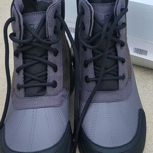 Ugg mens winter waterproof boots size 11